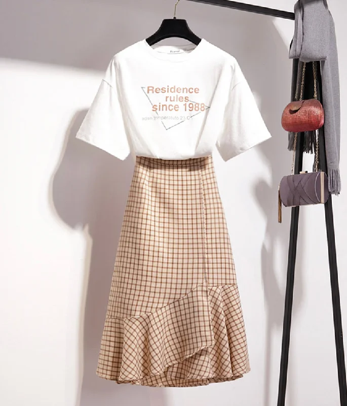 women's knitted skirtsWhite T-shirt + plaid skirt  1273